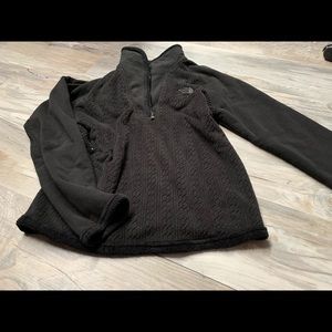 The North Face black pull over
